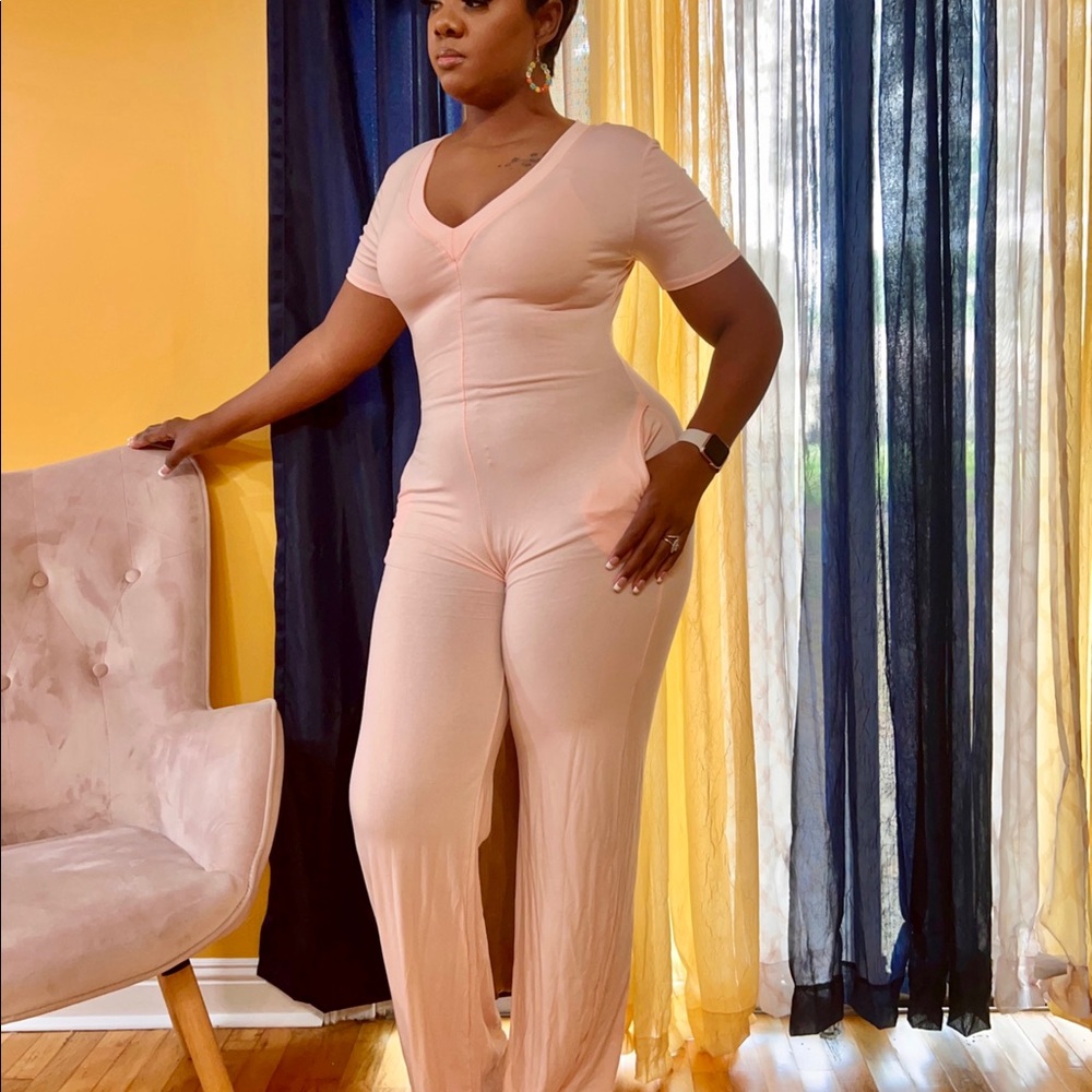 Lexii jumpsuit in soft pink